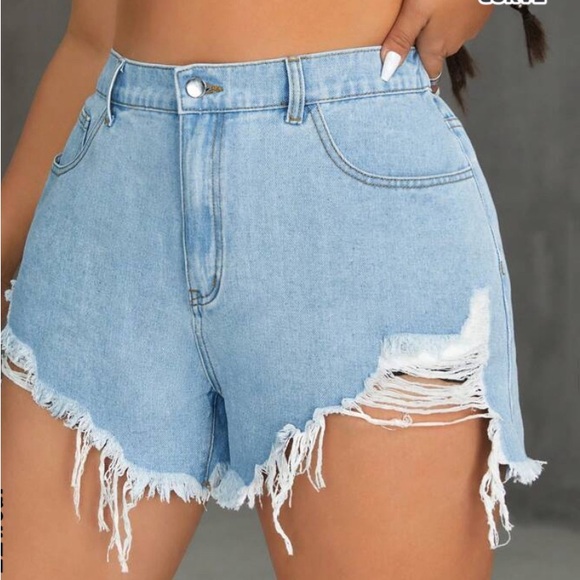 Bran new Jean shorts with back elastic for nice comfortable fit - Picture 1 of 1